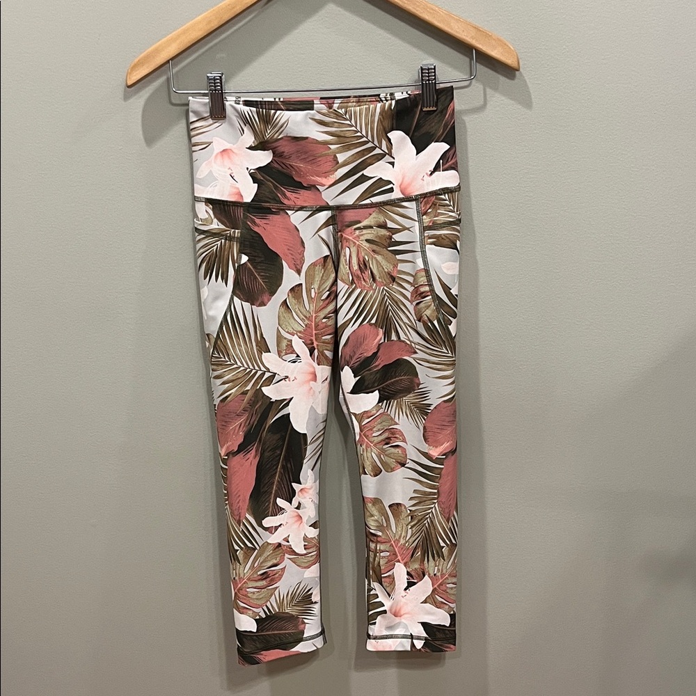 Old Navy Tropical Floral Capri Leggings